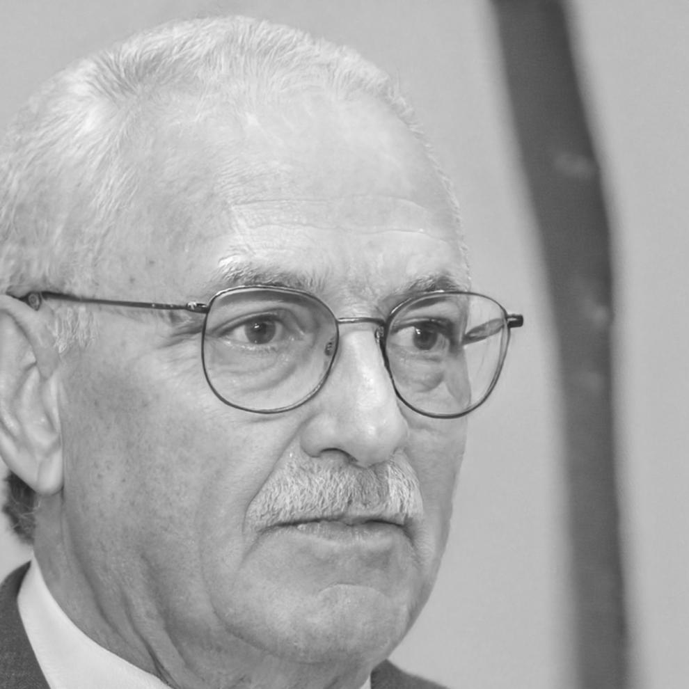 Financial educator Tobias Drummond conducting an interactive workshop on practical money management